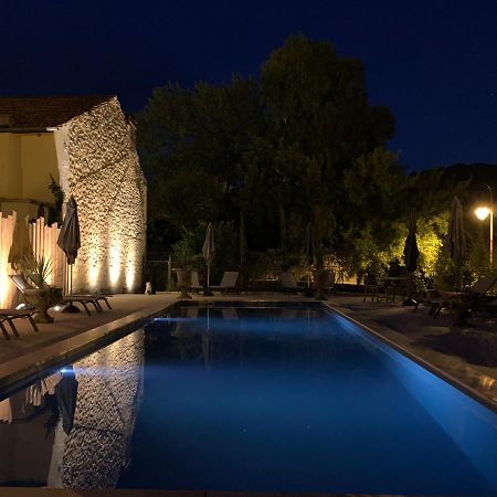 Les Appartements D Artiste De La Villa Du 15 - Restaurant La Maison - Piscine Chauffee Les Eyzies Exterior photo
